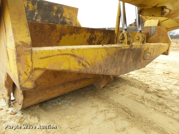 image for item DB4679 1987 Caterpillar 621E conventional scraper