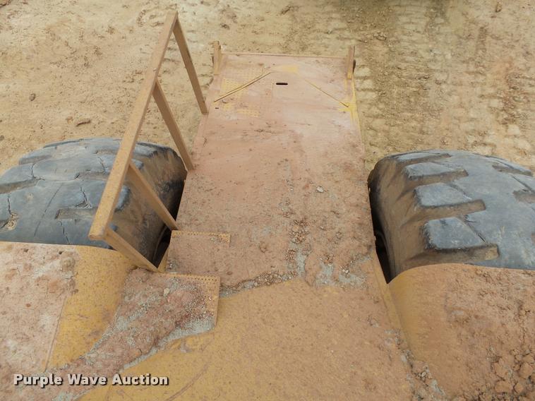 image for item DB4679 1987 Caterpillar 621E conventional scraper