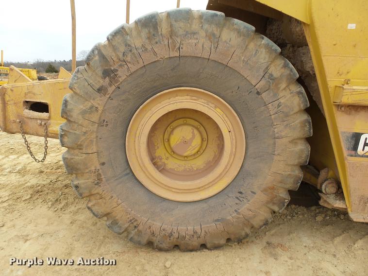 image for item DB4679 1987 Caterpillar 621E conventional scraper