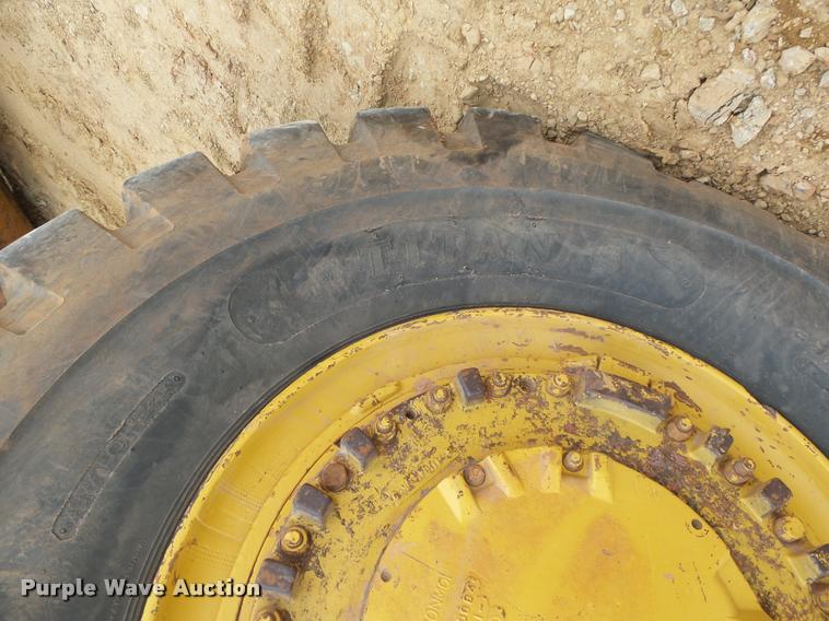 image for item DB4679 1987 Caterpillar 621E conventional scraper