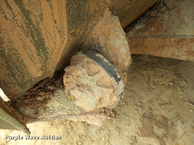 image for item DB4680 1984 Caterpillar 621B conventional scraper