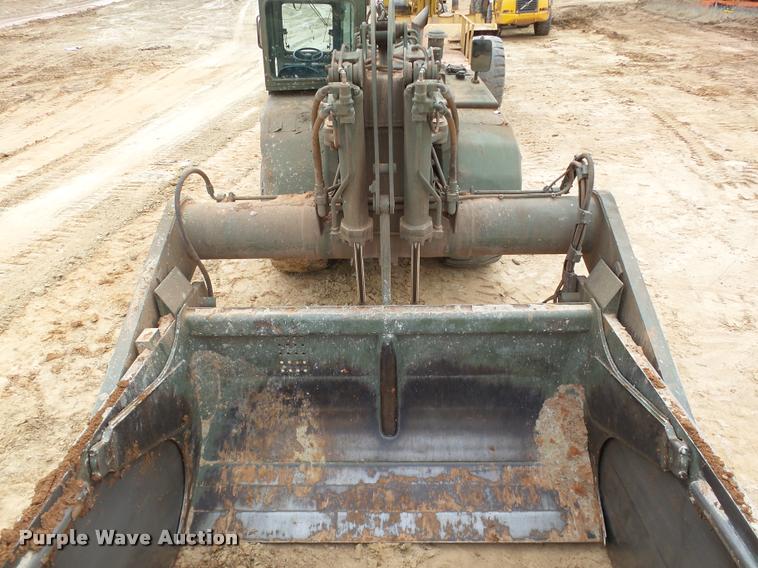image for item DB4680 1984 Caterpillar 621B conventional scraper