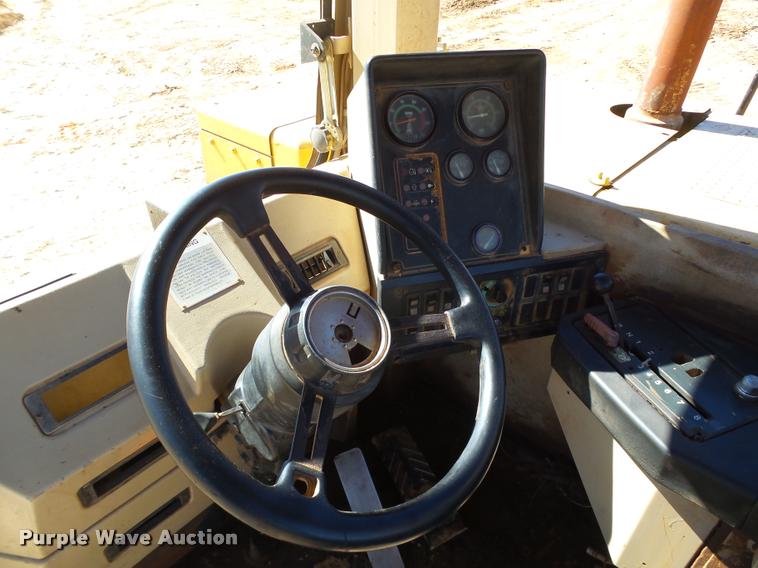 image for item DB4681 1997 Caterpillar 621F conventional scraper