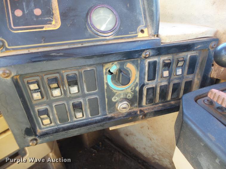 image for item DB4681 1997 Caterpillar 621F conventional scraper