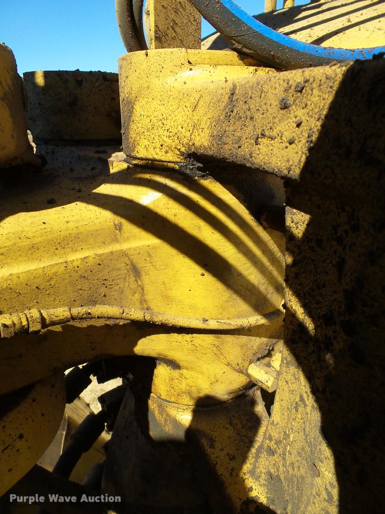 image for item DB4681 1997 Caterpillar 621F conventional scraper