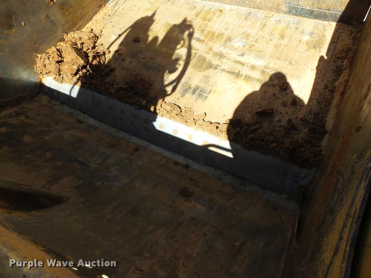 image for item DB4681 1997 Caterpillar 621F conventional scraper