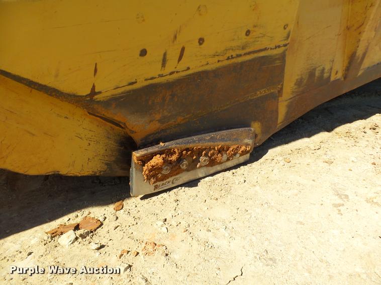 image for item DB4681 1997 Caterpillar 621F conventional scraper