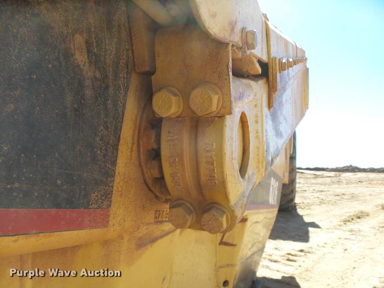 image for item DB4681 1997 Caterpillar 621F conventional scraper