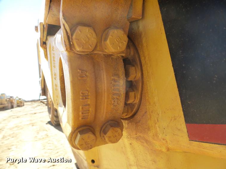 image for item DB4681 1997 Caterpillar 621F conventional scraper
