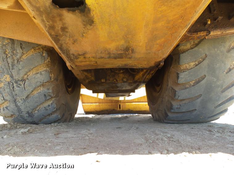 image for item DB4681 1997 Caterpillar 621F conventional scraper