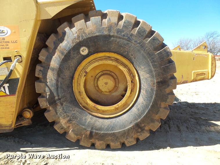 image for item DB4681 1997 Caterpillar 621F conventional scraper