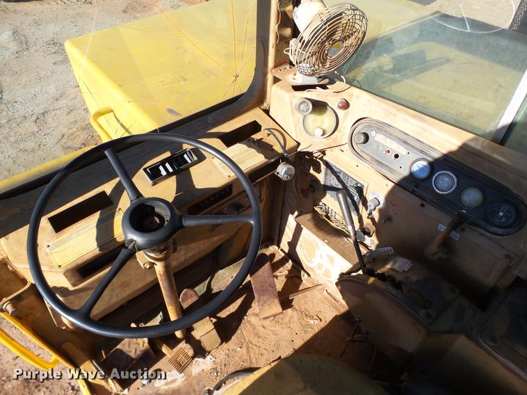 image for item DB4683 1984 Caterpillar 615 elevating scraper