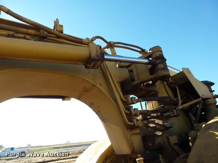 image for item DB4683 1984 Caterpillar 615 elevating scraper