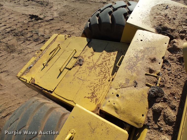 image for item DB4683 1984 Caterpillar 615 elevating scraper