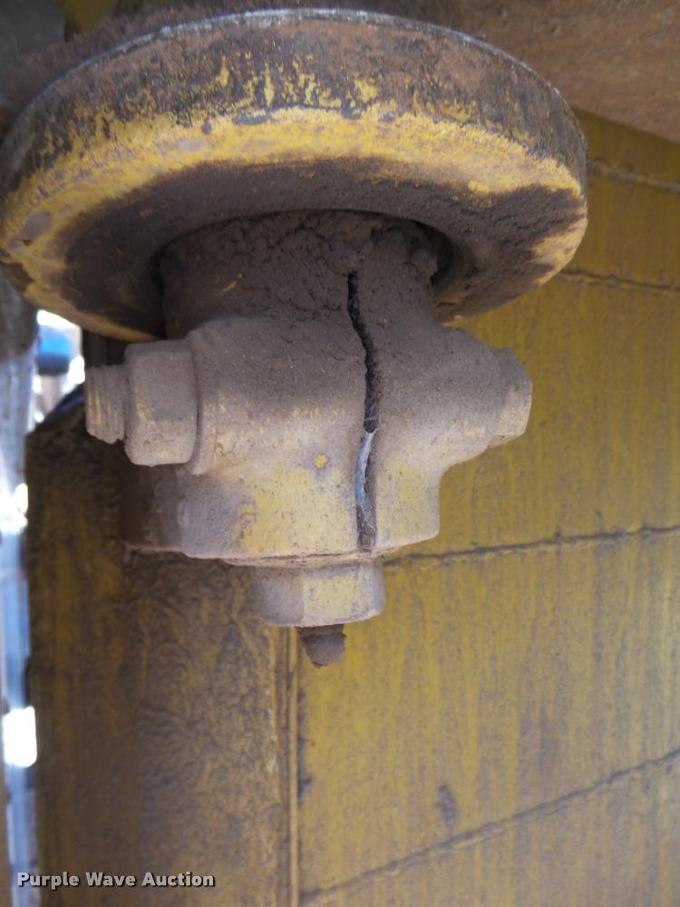 image for item DB4683 1984 Caterpillar 615 elevating scraper