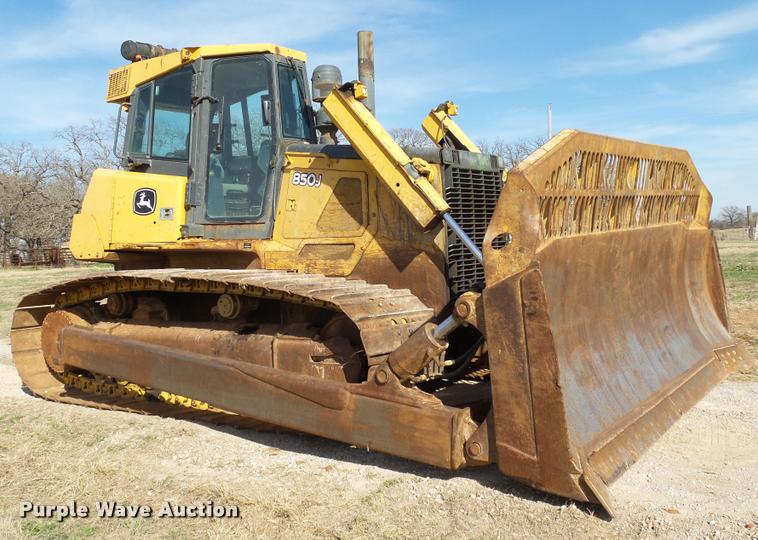 image for item DB4687 2008 John Deere 850J LGP dozer