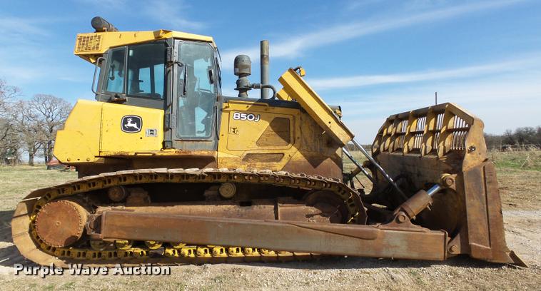 image for item DB4687 2008 John Deere 850J LGP dozer