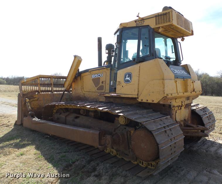 image for item DB4687 2008 John Deere 850J LGP dozer