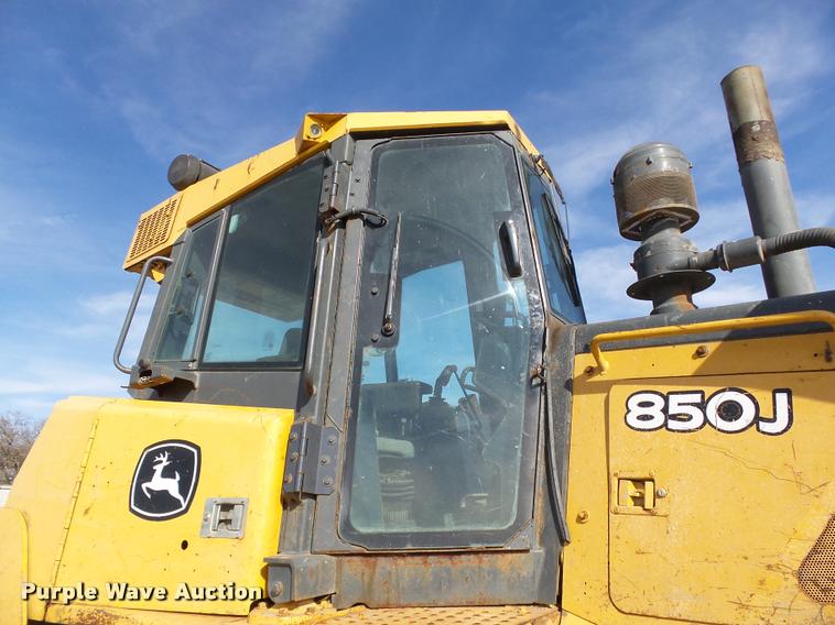 image for item DB4687 2008 John Deere 850J LGP dozer