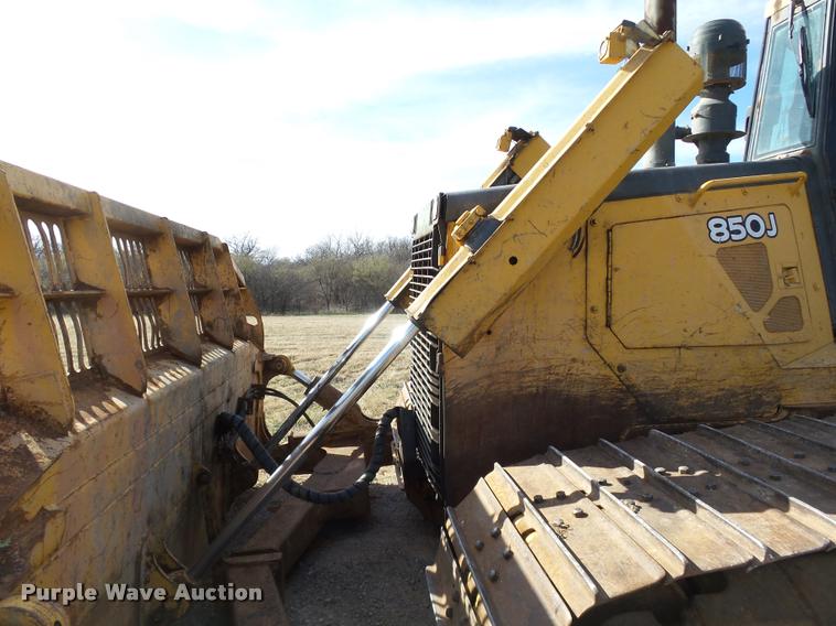 image for item DB4687 2008 John Deere 850J LGP dozer
