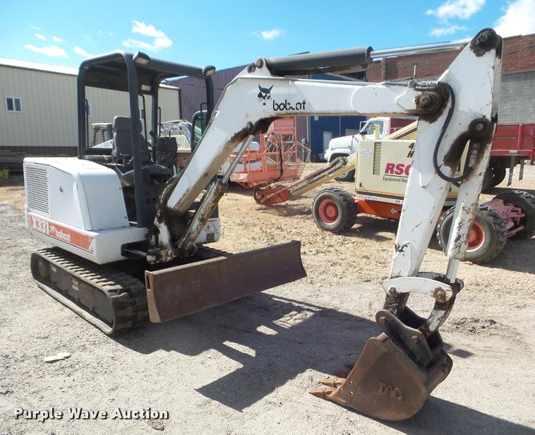 image for item DB5016 1997 Bobcat X331 compact excavator
