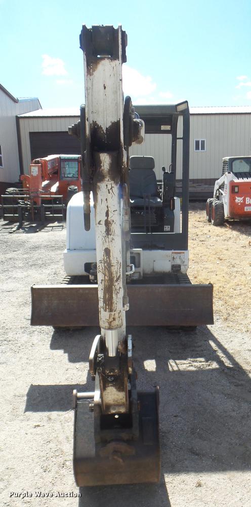 image for item DB5016 1997 Bobcat X331 compact excavator