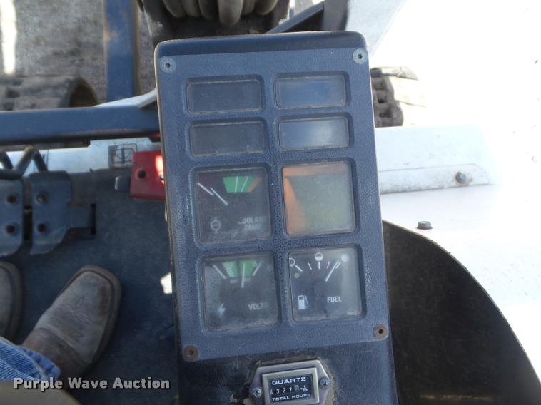 image for item DB5016 1997 Bobcat X331 compact excavator