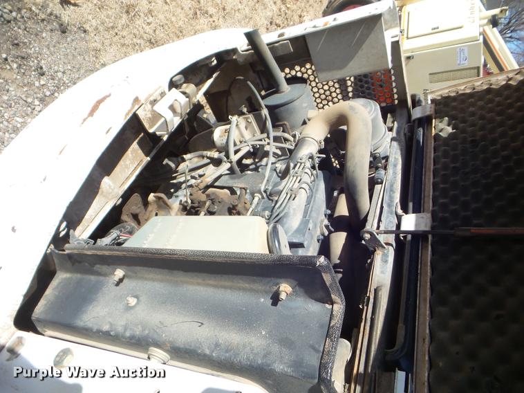 image for item DB5016 1997 Bobcat X331 compact excavator