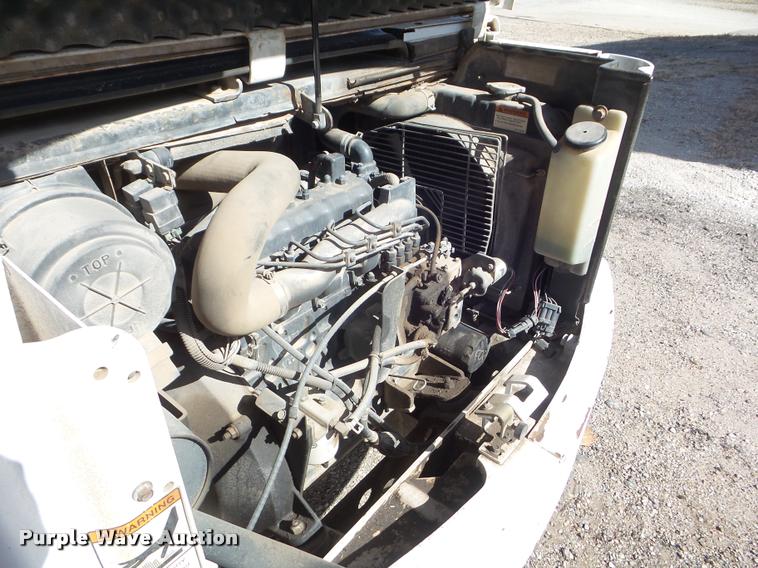 image for item DB5016 1997 Bobcat X331 compact excavator