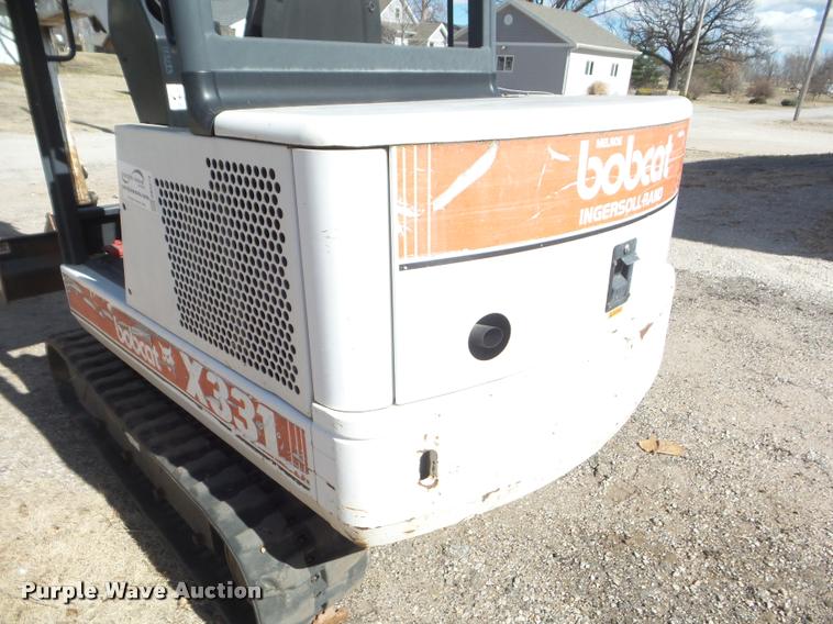 image for item DB5016 1997 Bobcat X331 compact excavator