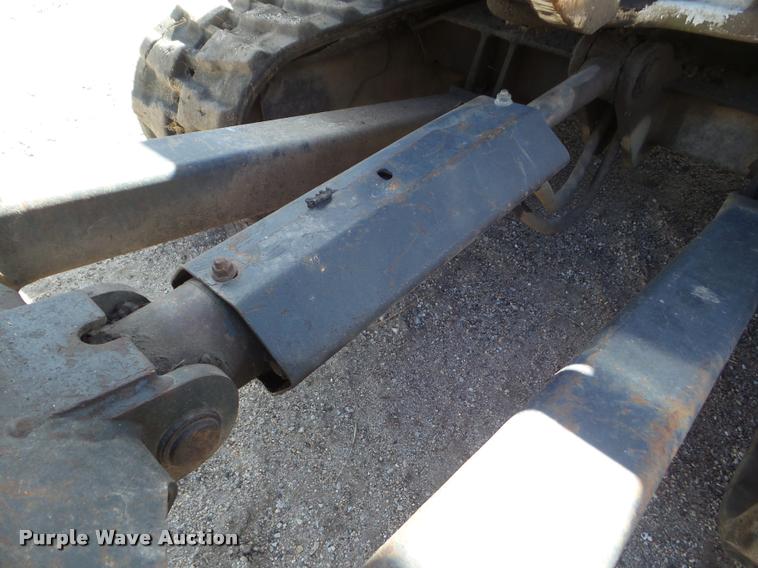 image for item DB5016 1997 Bobcat X331 compact excavator