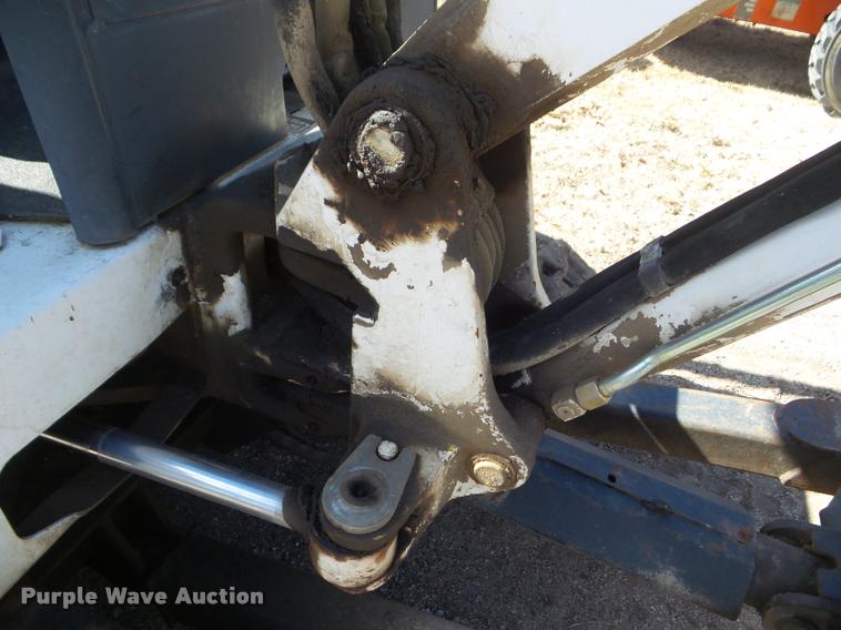 image for item DB5016 1997 Bobcat X331 compact excavator