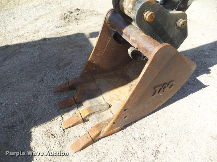 image for item DB5016 1997 Bobcat X331 compact excavator