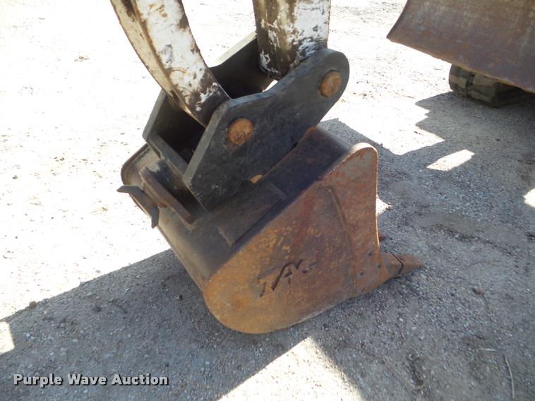 image for item DB5016 1997 Bobcat X331 compact excavator