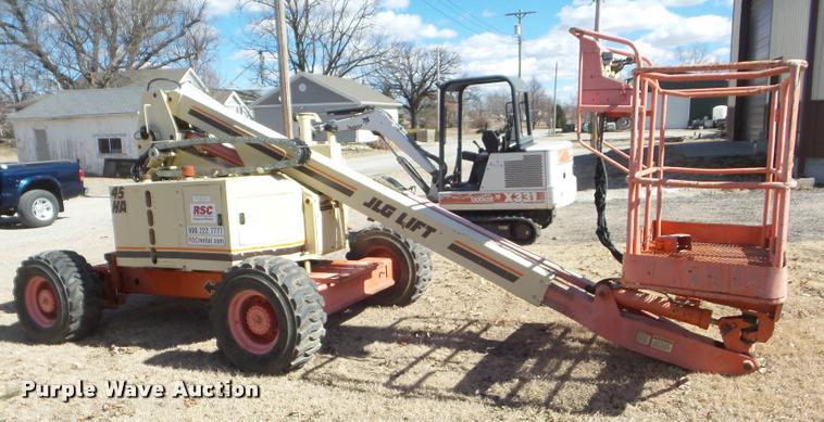 image for item DB5017 1998 JLG 45HA boom lift