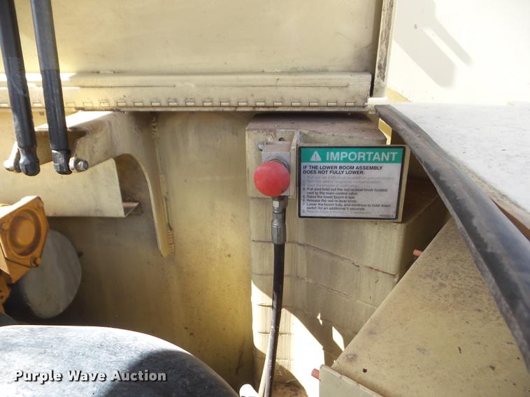 image for item DB5017 1998 JLG 45HA boom lift