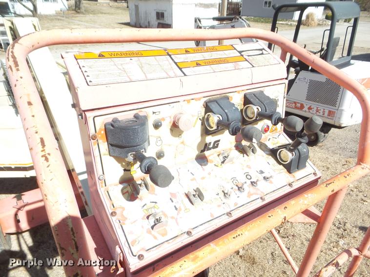 image for item DB5017 1998 JLG 45HA boom lift