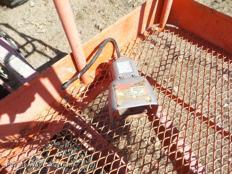 image for item DB5017 1998 JLG 45HA boom lift