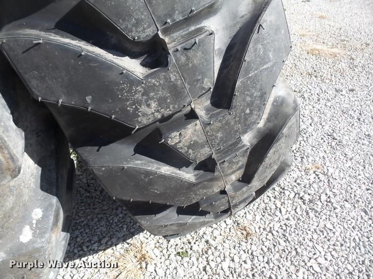 image for item DC9086 (5) 17.5x25 tires