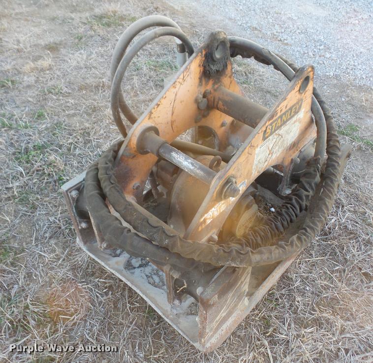 image for item DC9127 Stanley HS6019 vibratory plate compactor