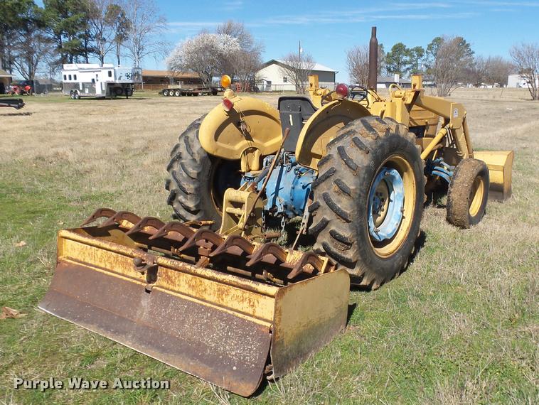 image for item DE9525 1972 Ford 3000 tractor