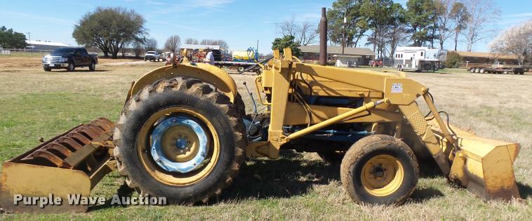 image for item DE9525 1972 Ford 3000 tractor