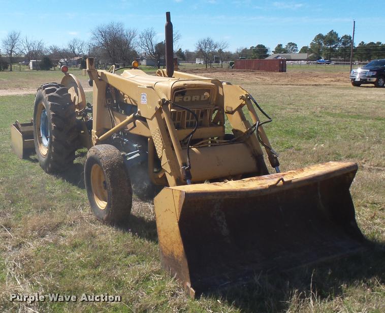 image for item DE9525 1972 Ford 3000 tractor