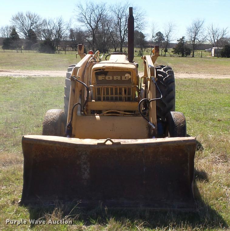 image for item DE9525 1972 Ford 3000 tractor