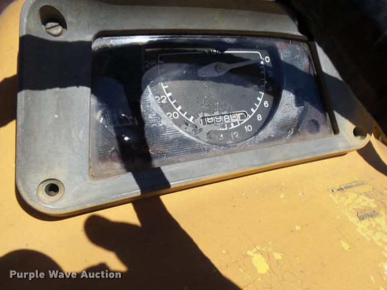 image for item DE9525 1972 Ford 3000 tractor