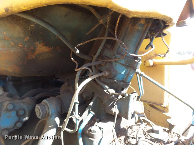image for item DE9525 1972 Ford 3000 tractor