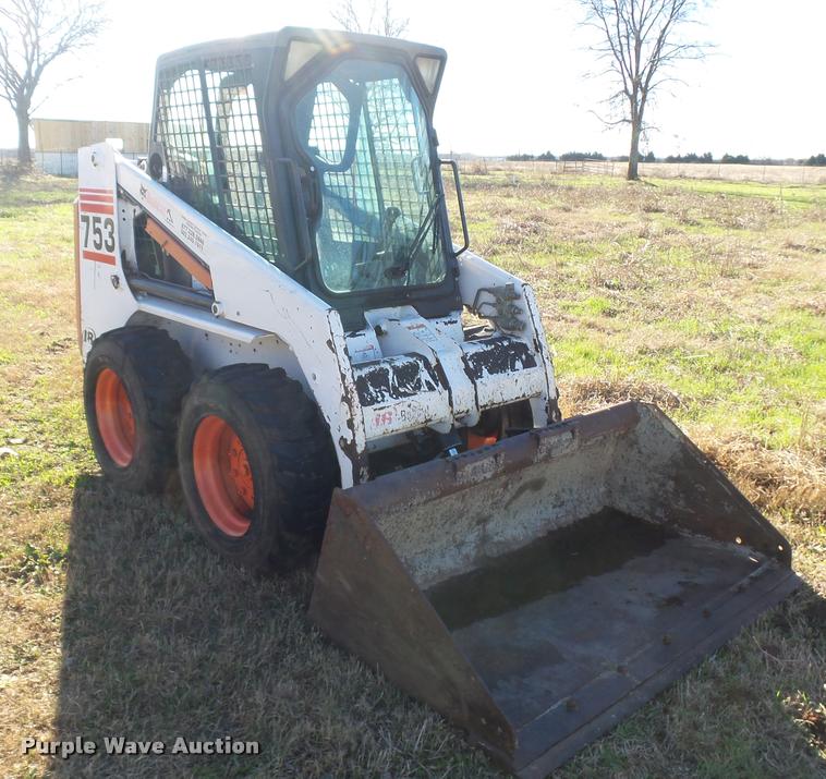 image for item DE9526 2002 Bobcat 753C skid steer