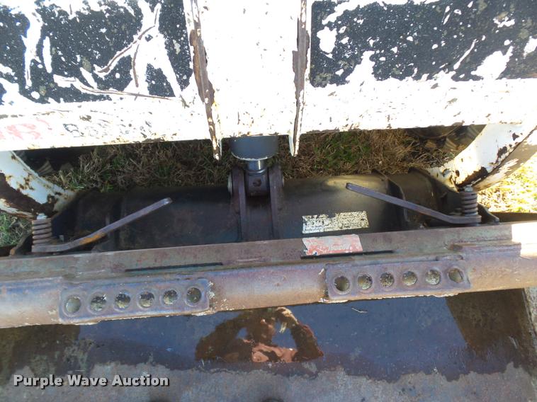 image for item DE9526 2002 Bobcat 753C skid steer