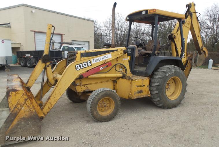 image for item DE9532 1998 John Deere 310E backhoe