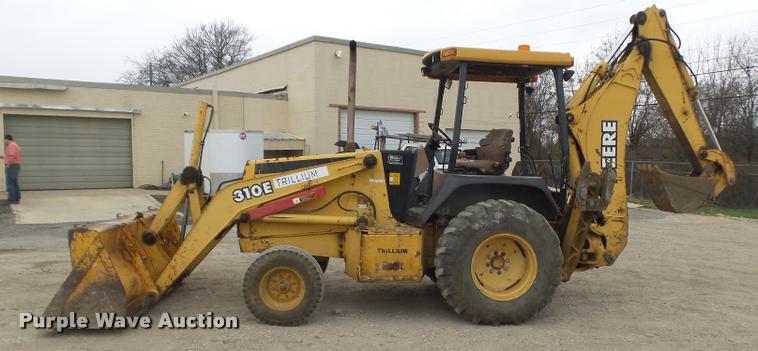 image for item DE9532 1998 John Deere 310E backhoe